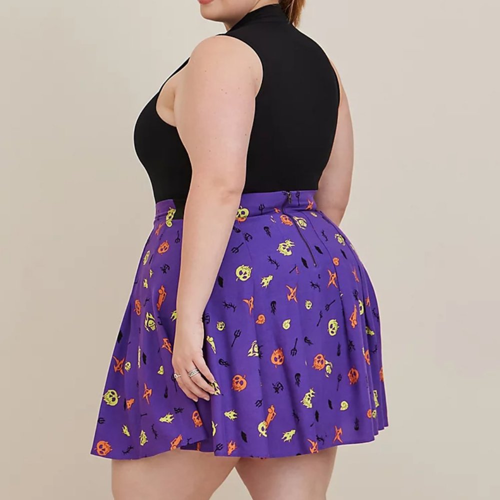 ❤️NWT TORRID DISNEY VILLAINS - HALLOWEEN SKULLS MAGIC MONSTER SKIRT 1X - Picture 7 of 11